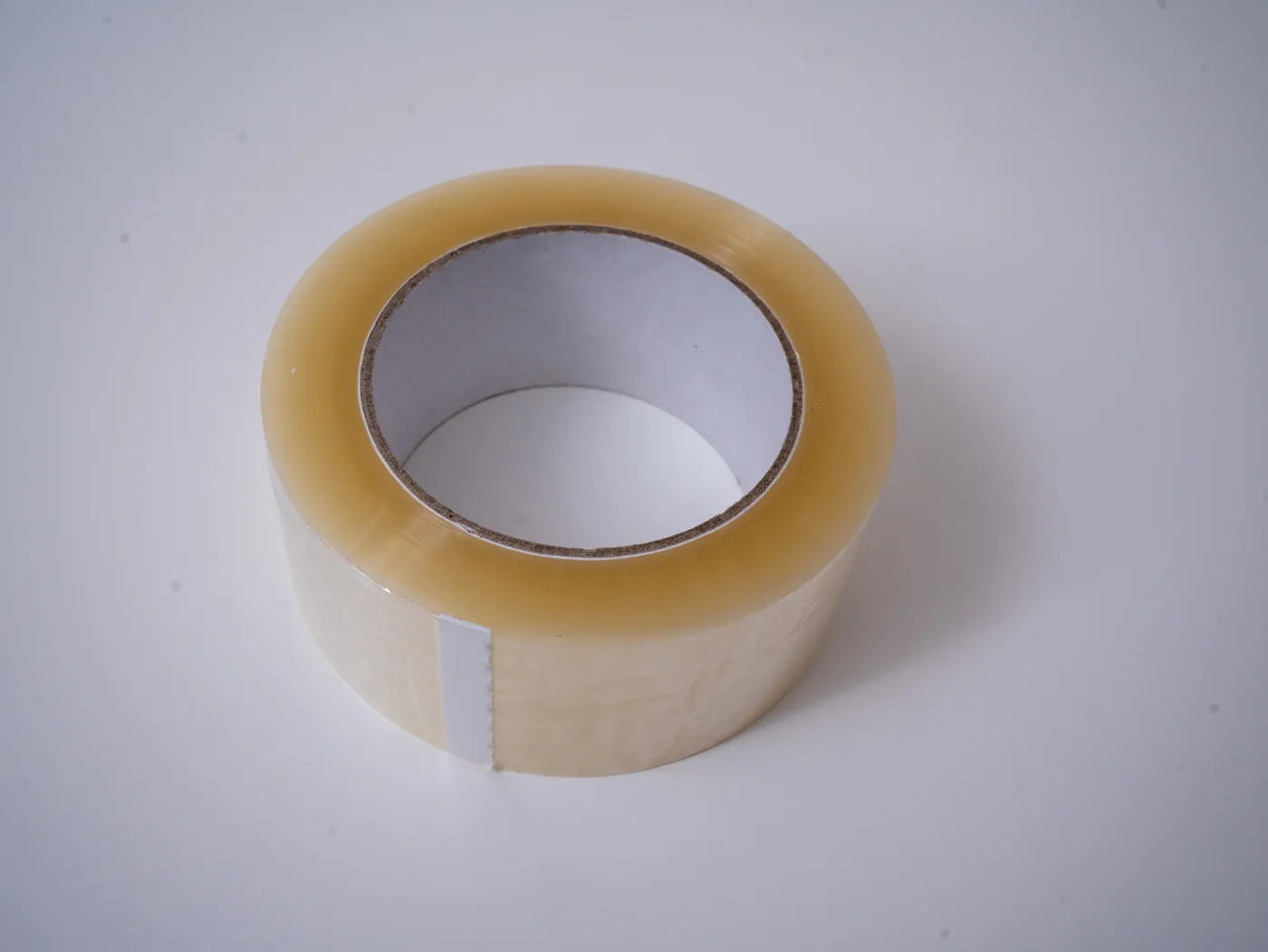 Rouleau de ruban adhésif transparent